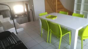 Réfrigérateur, micro-ondes, four, fourneau de cuisine