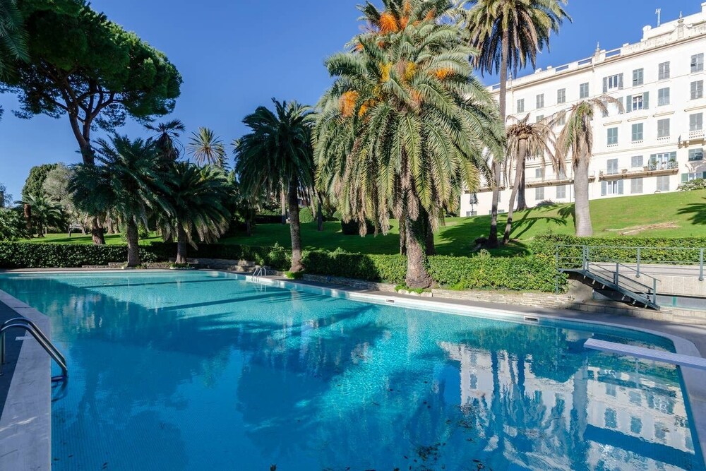Altido Lovely Apt with Communal Pool in Nervi