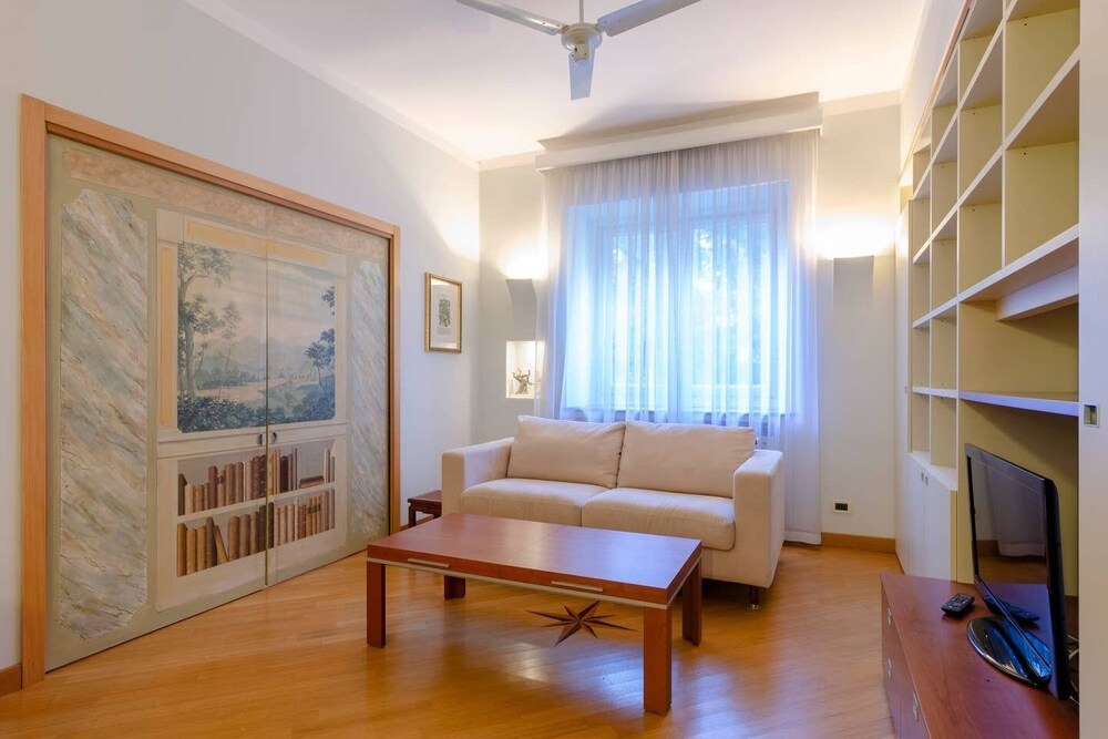 Altido Lovely Apt with Communal Pool in Nervi