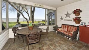4 bedrooms, linens