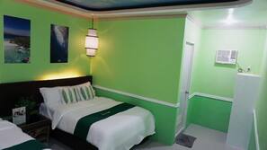 Free WiFi, linens