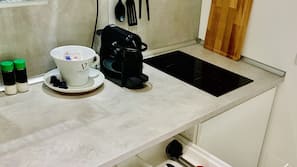 Fridge, microwave, hob, coffee/tea maker