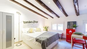 1 bedroom, bed sheets