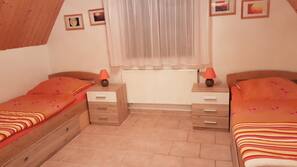 2 Schlafzimmer, Bügeleisen/Bügelbrett, Babybetten, Internetzugang