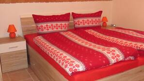 2 Schlafzimmer, Bügeleisen/Bügelbrett, Babybetten, Internetzugang