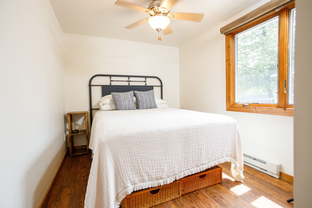 Walk to Everything Ephraim has to Offer! Pet Friendly! Great Wifi