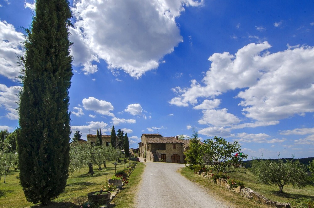 Il Portico Della Rocca