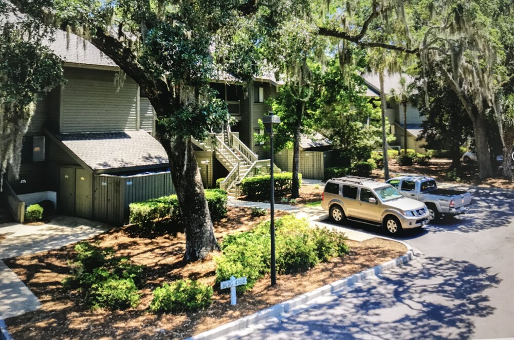 RBC Heritage Golf Tournament Week Easter weekend Deals & Reviews