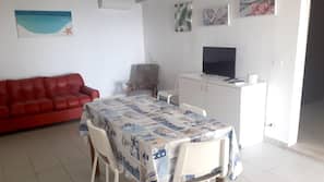 2 bedrooms, iron/ironing board