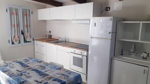 Fridge, hob