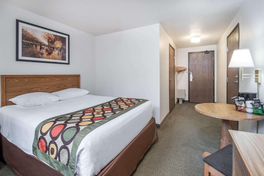 Serena Inn & Suites - Rapid City