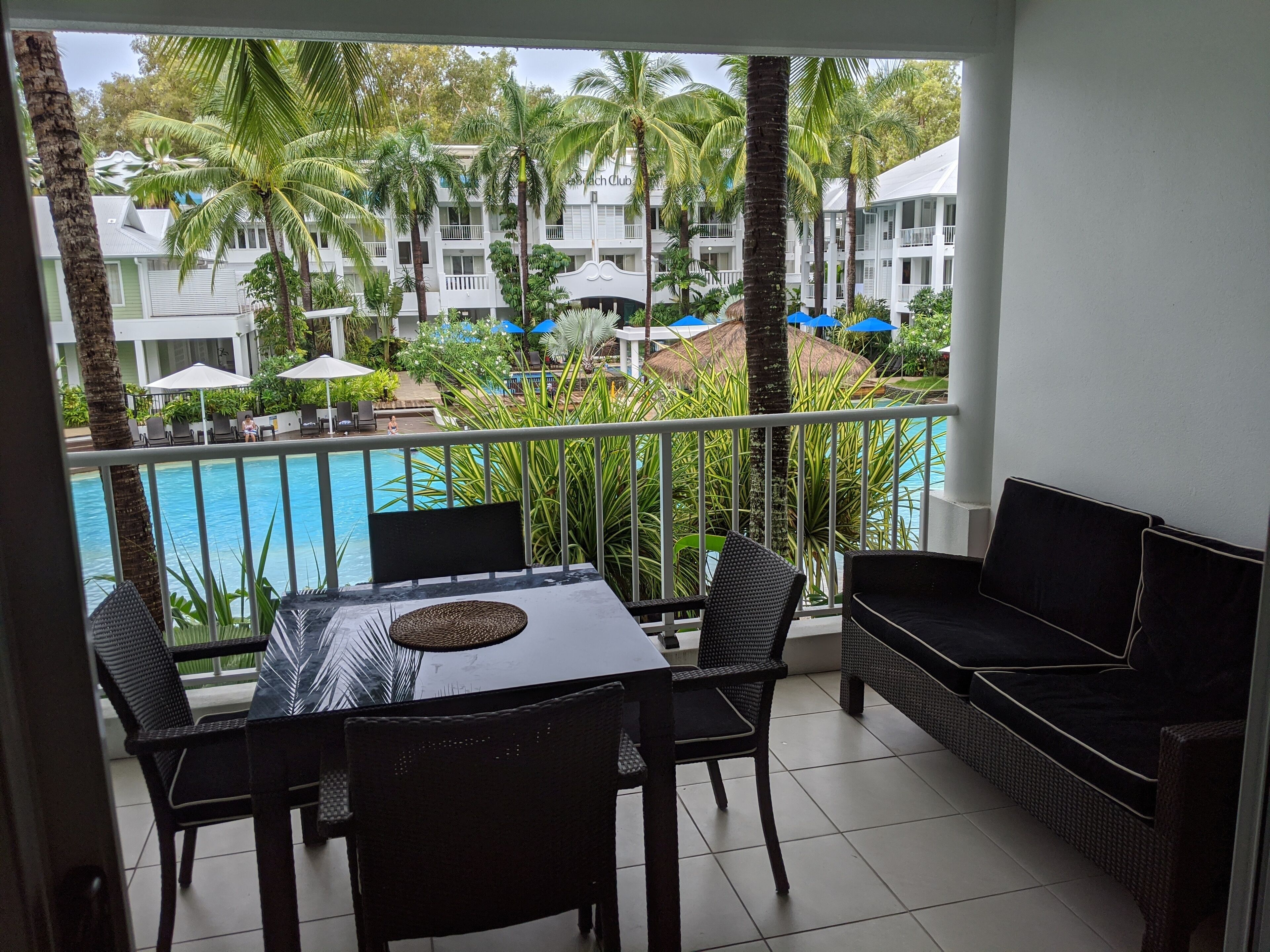 The Escape Luxury Apartment Peppers Beach Club Palm Cove