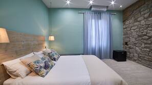 Free cribs/infant beds, rollaway beds, free WiFi, linens