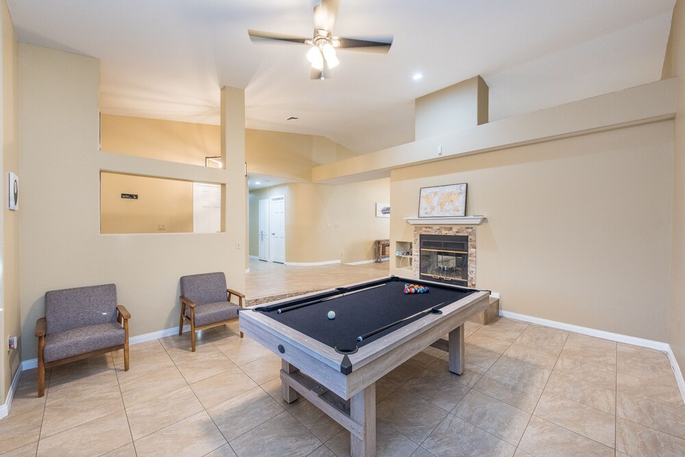 Beautiful spacious home, up to 10 guests welcome!