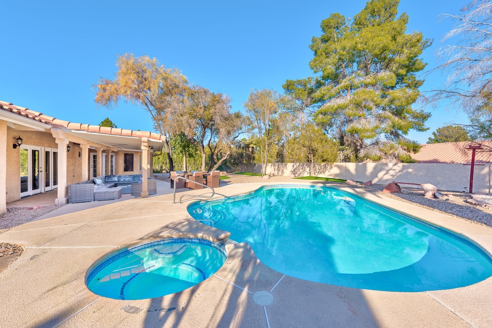 Beautiful spacious home, up to 10 guests welcome!