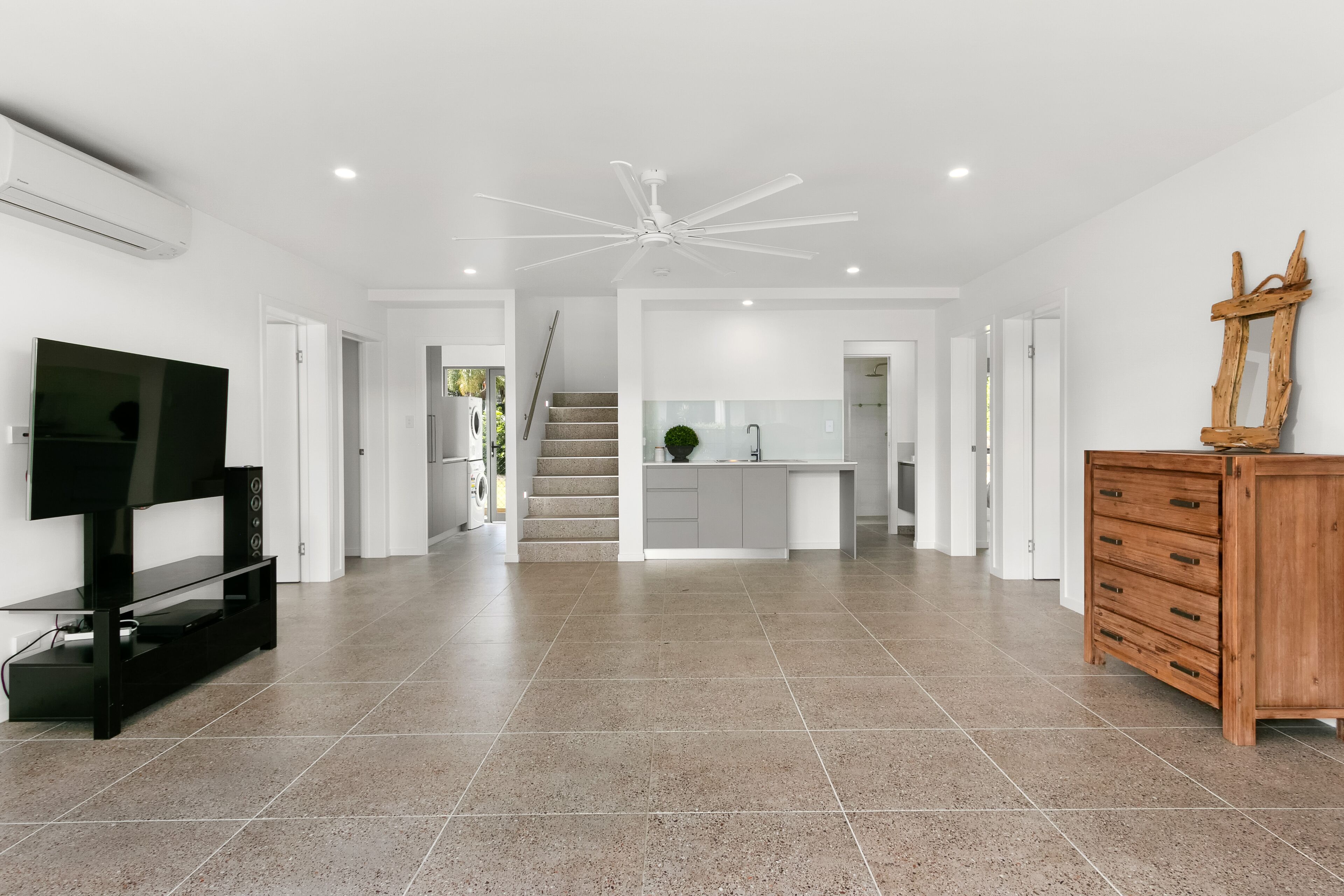 Tropical Beachside Oasis Clifton Beach