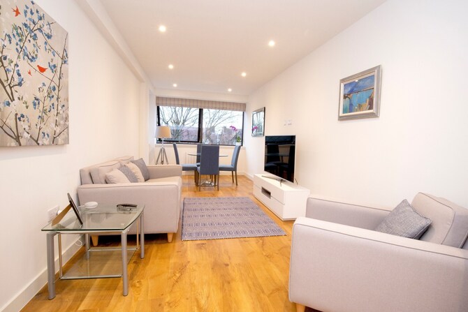 モダンなオックスフォード アパートメント キング サイズ ベッド オックスフォード の宿泊予約 ホテルズドットコム