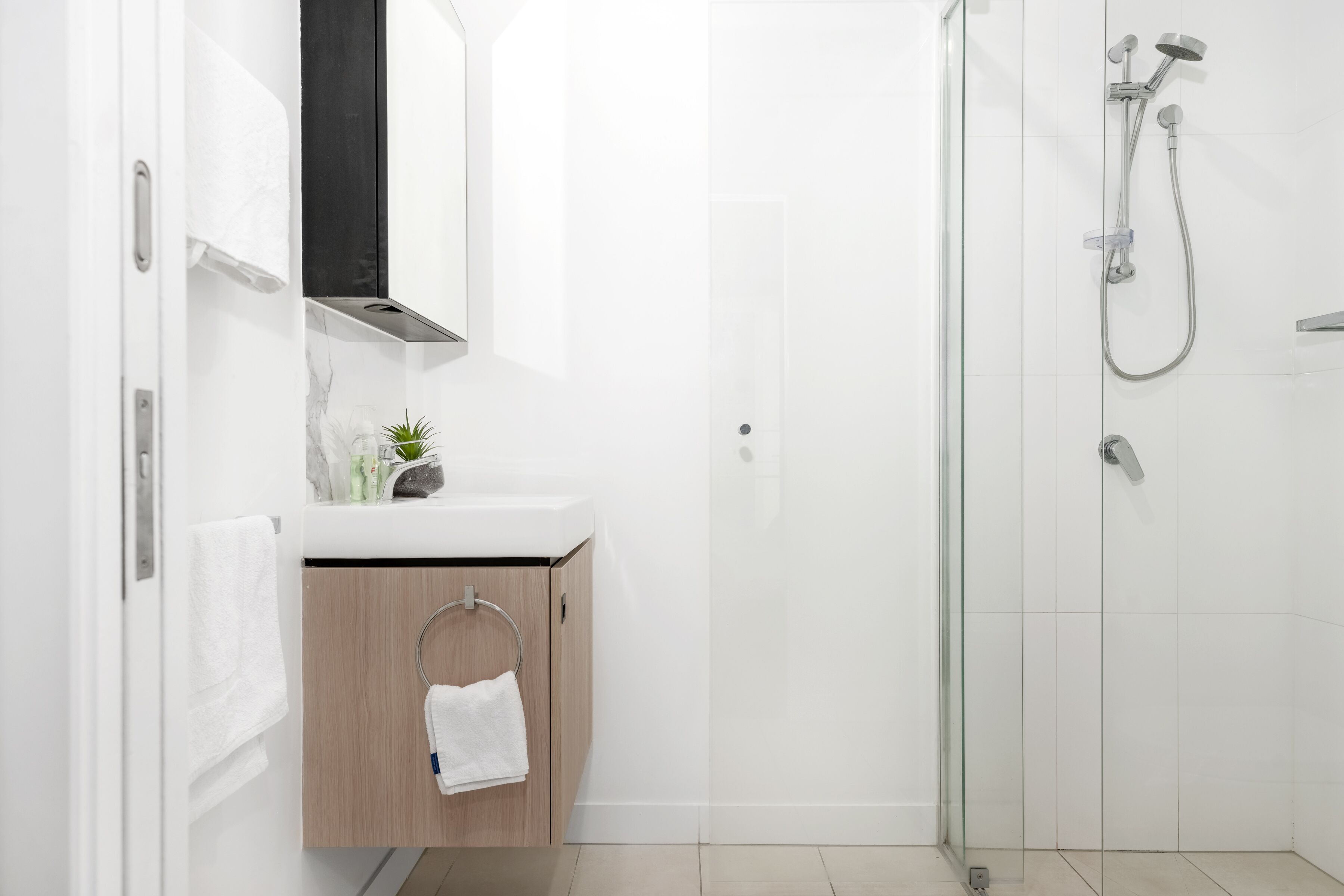 Vintage and Cozy APT in Southbank Free Parking