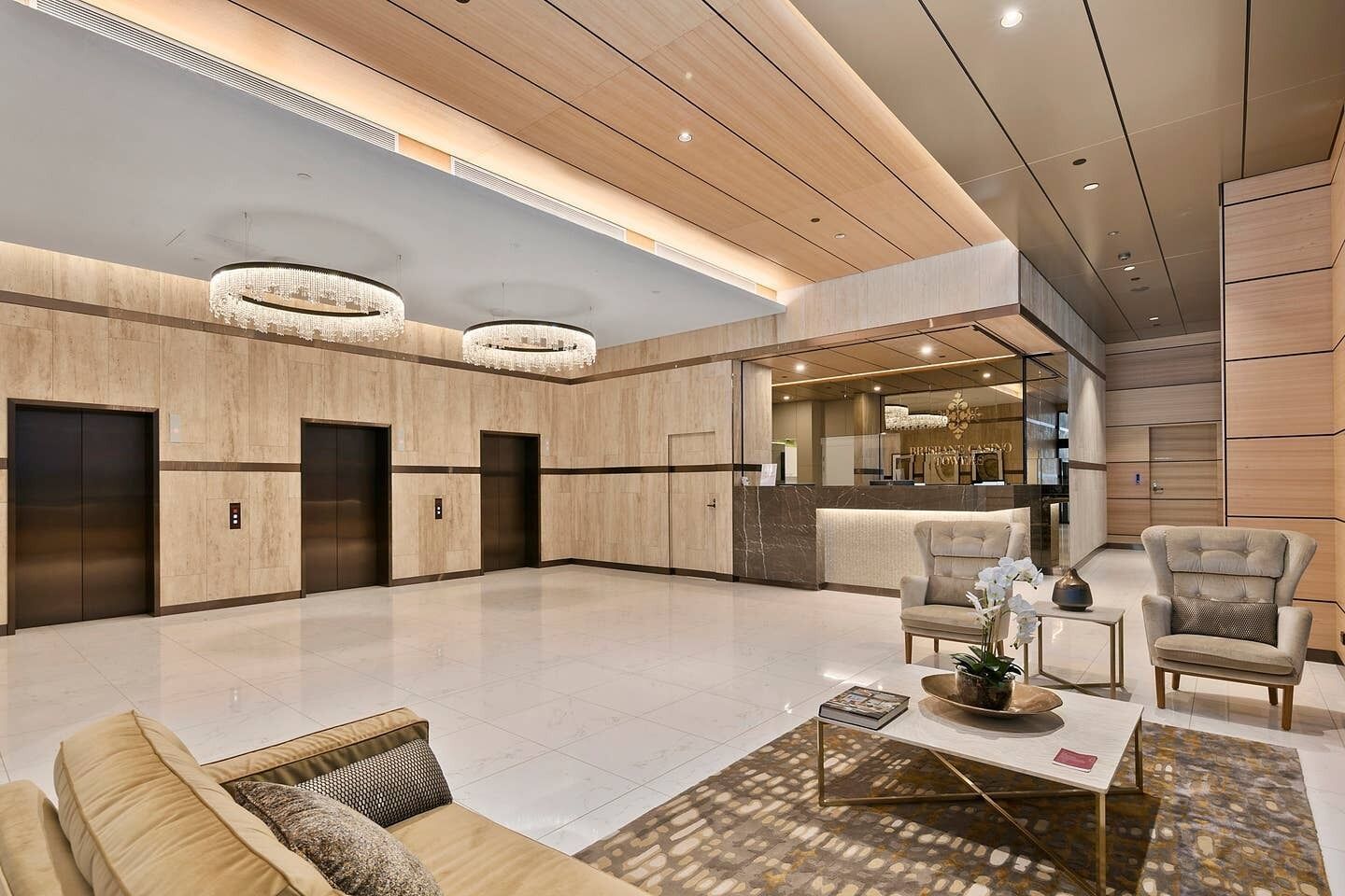 Vintage and Cozy APT in Southbank Free Parking