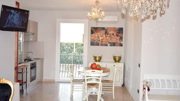 3 bedrooms, iron/ironing board, free WiFi