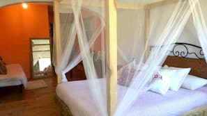 3 bedrooms, iron/ironing board, free WiFi