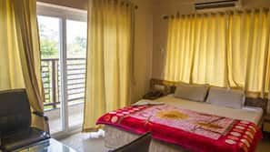In-room safe, blackout drapes, free WiFi, linens
