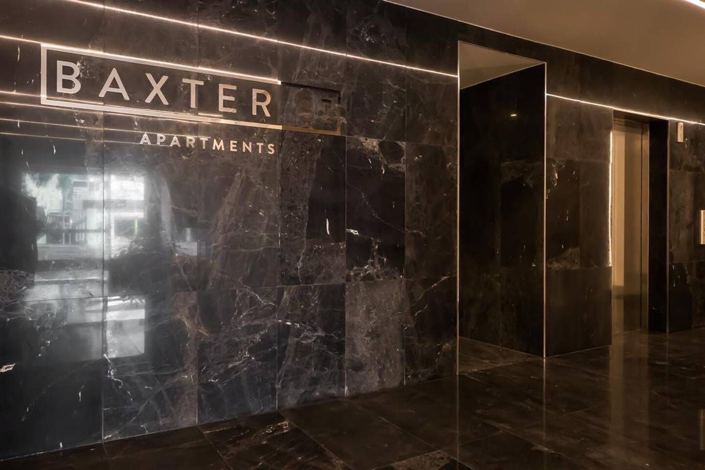 Luxurious 2BR APT Rooftop Gym + Free Parking