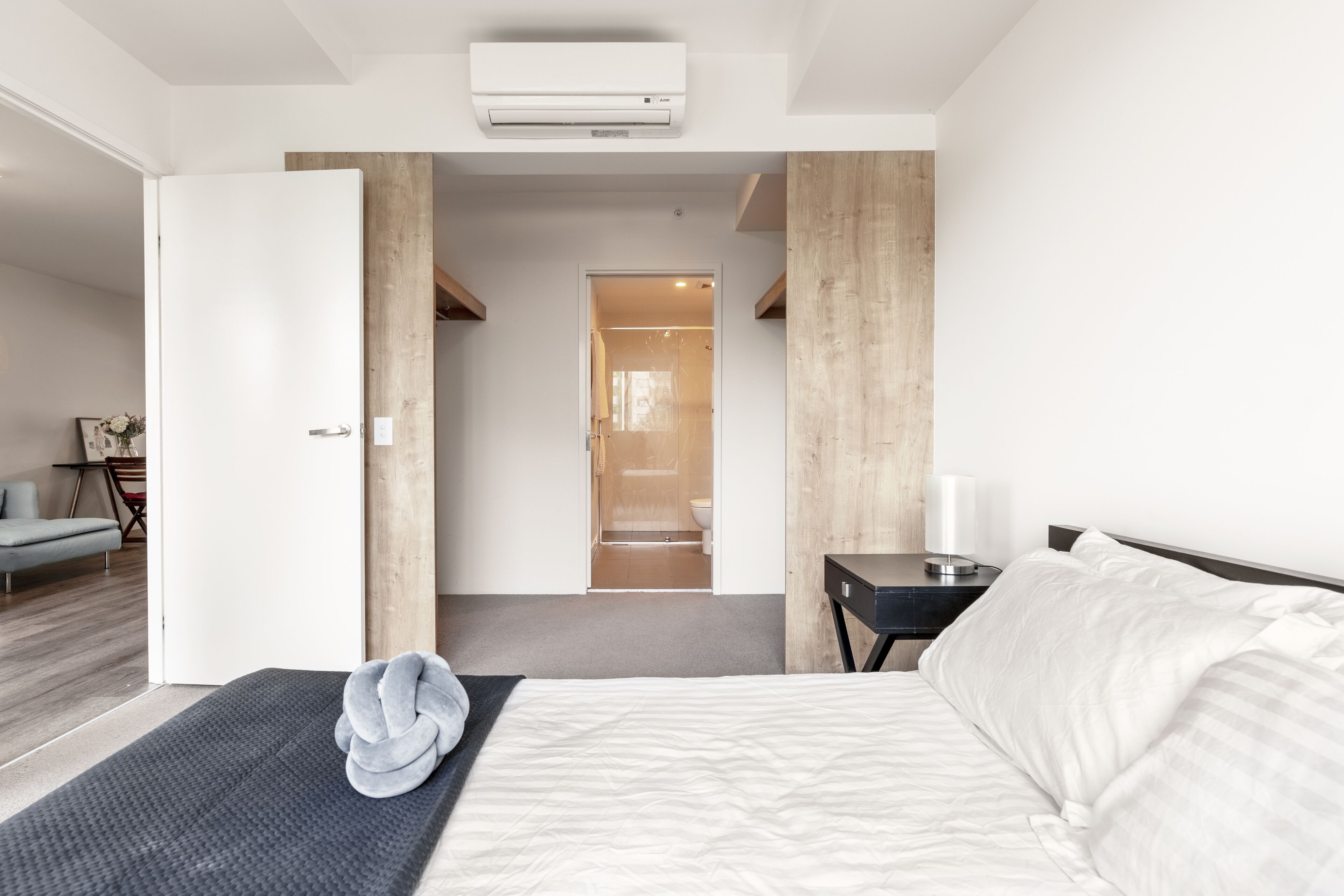 Art-Inspired, Designer APT in the vibrant area