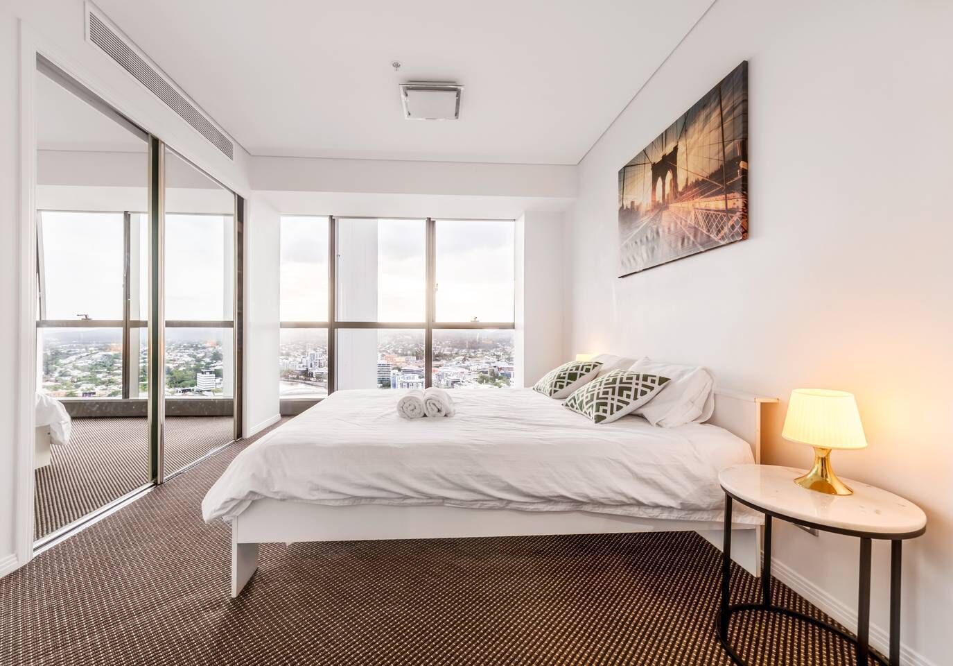 High Lvl River View Brisbane CBD +parking