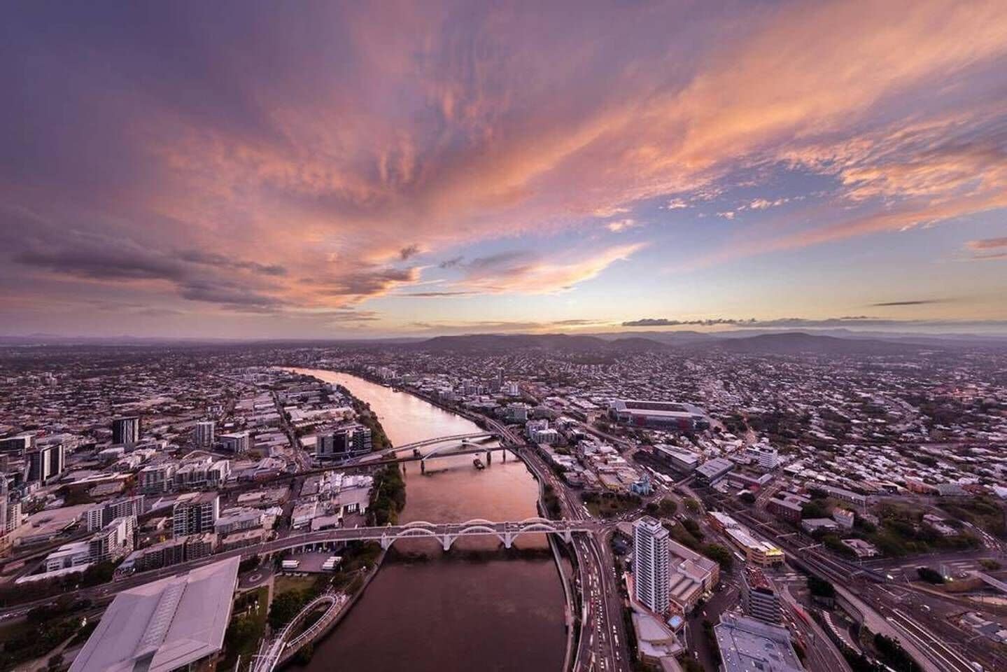 High Lvl River View Brisbane CBD +parking