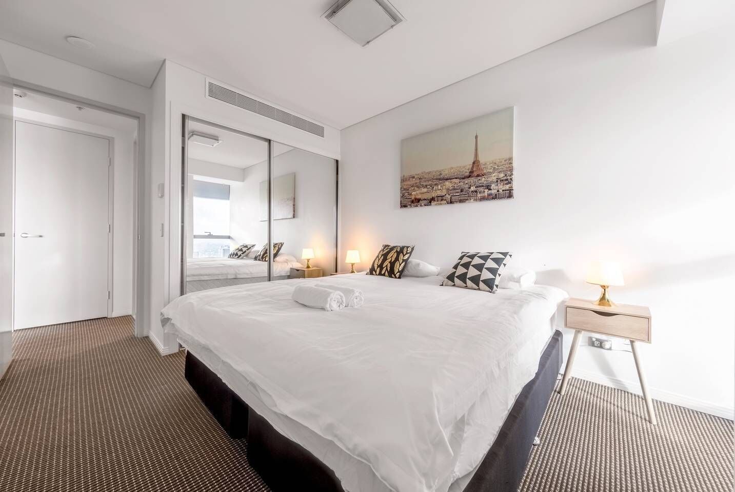 High Lvl River View Brisbane CBD +parking