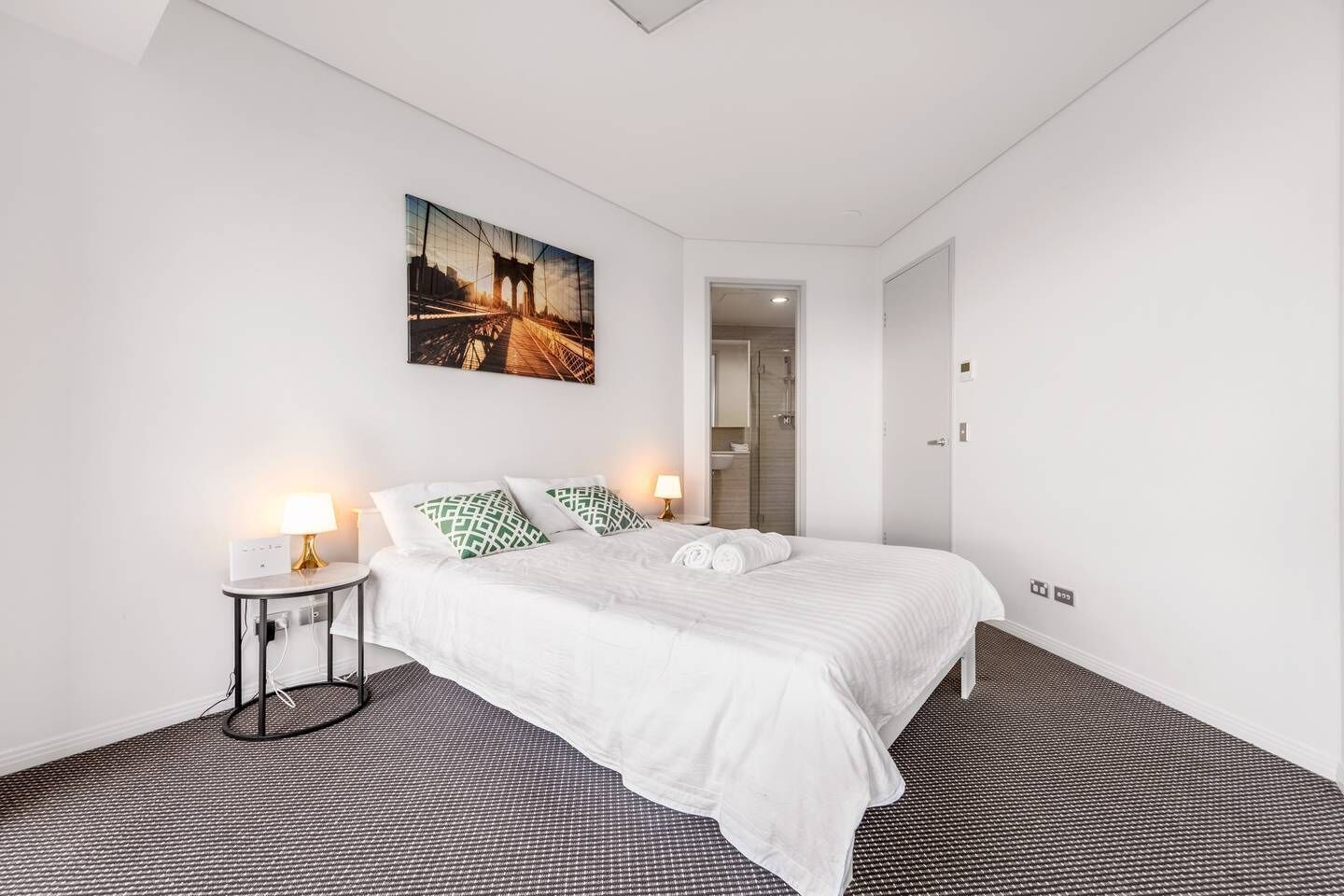 High Lvl River View Brisbane CBD +parking