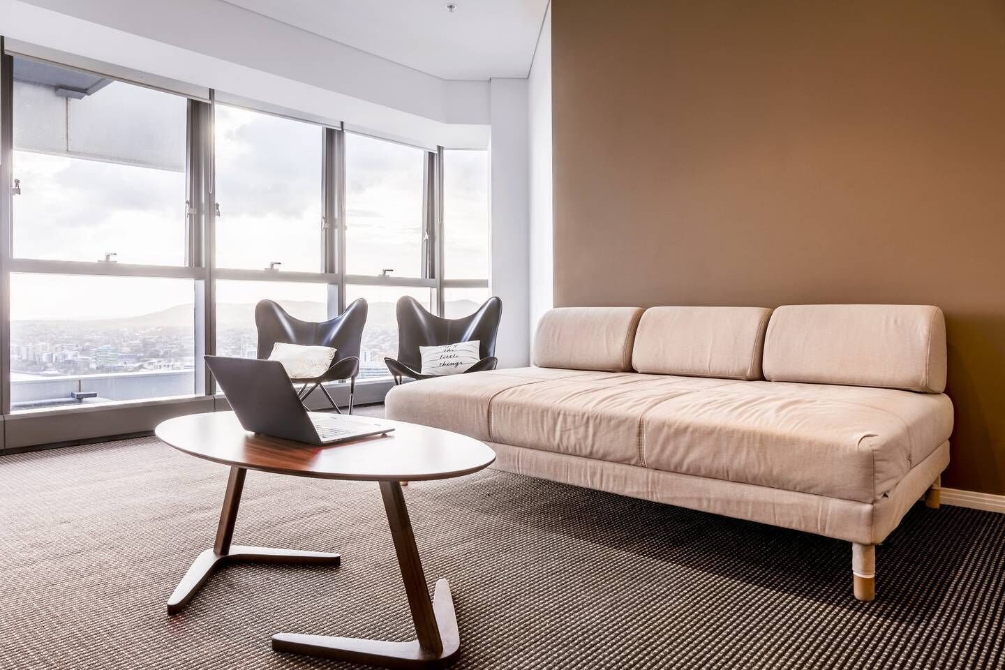 High Lvl River View Brisbane CBD +parking