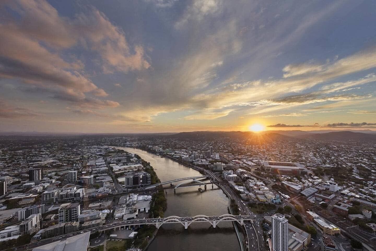 High Lvl River View Brisbane CBD +parking