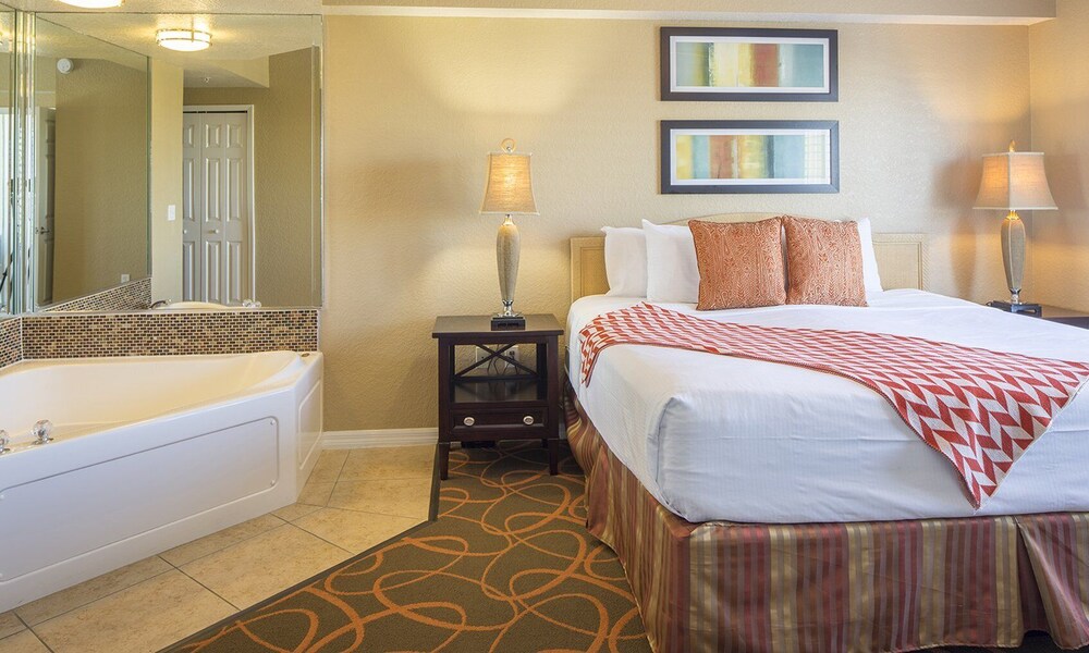 Amazing Resort Mins from Disney World in the Sunshine State!
