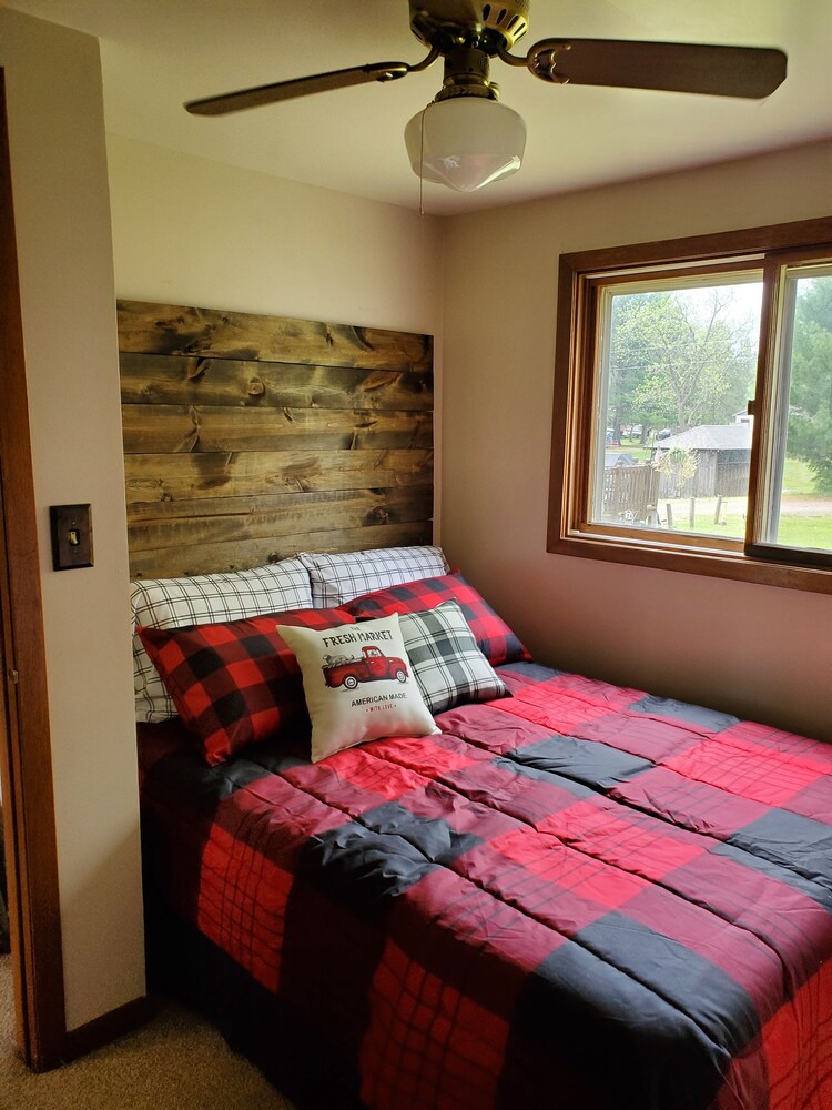 Lakeside Cottage! Washburn County Vrbo