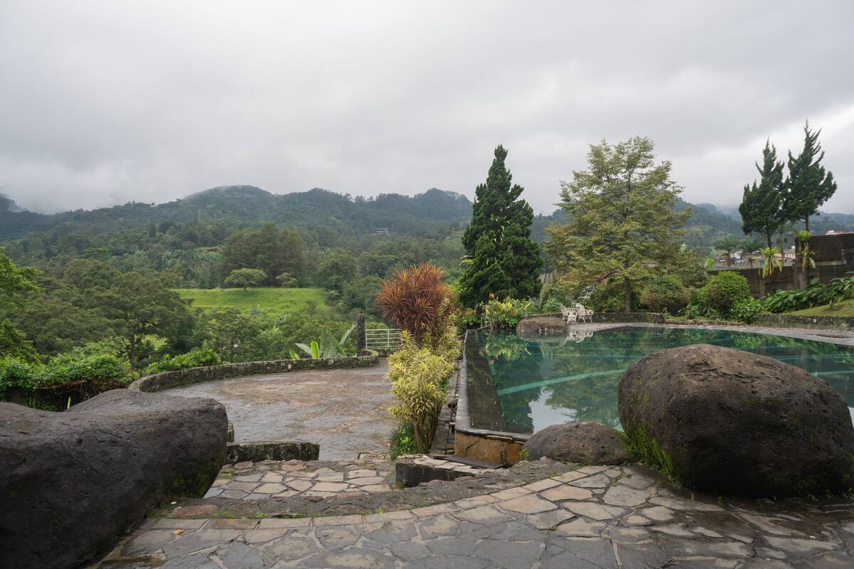 Puncak 3 5br Villa With Priv Pool Mountain View Near Safari Botanic Gardens 2020 Room Prices 300 Deals Reviews Expedia