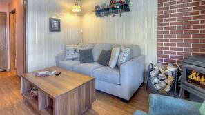 Flat-screen TV, fireplace