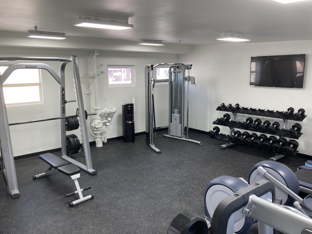 19 Resort- Double King, Pool, Hot Tub, Kitchen, Grill