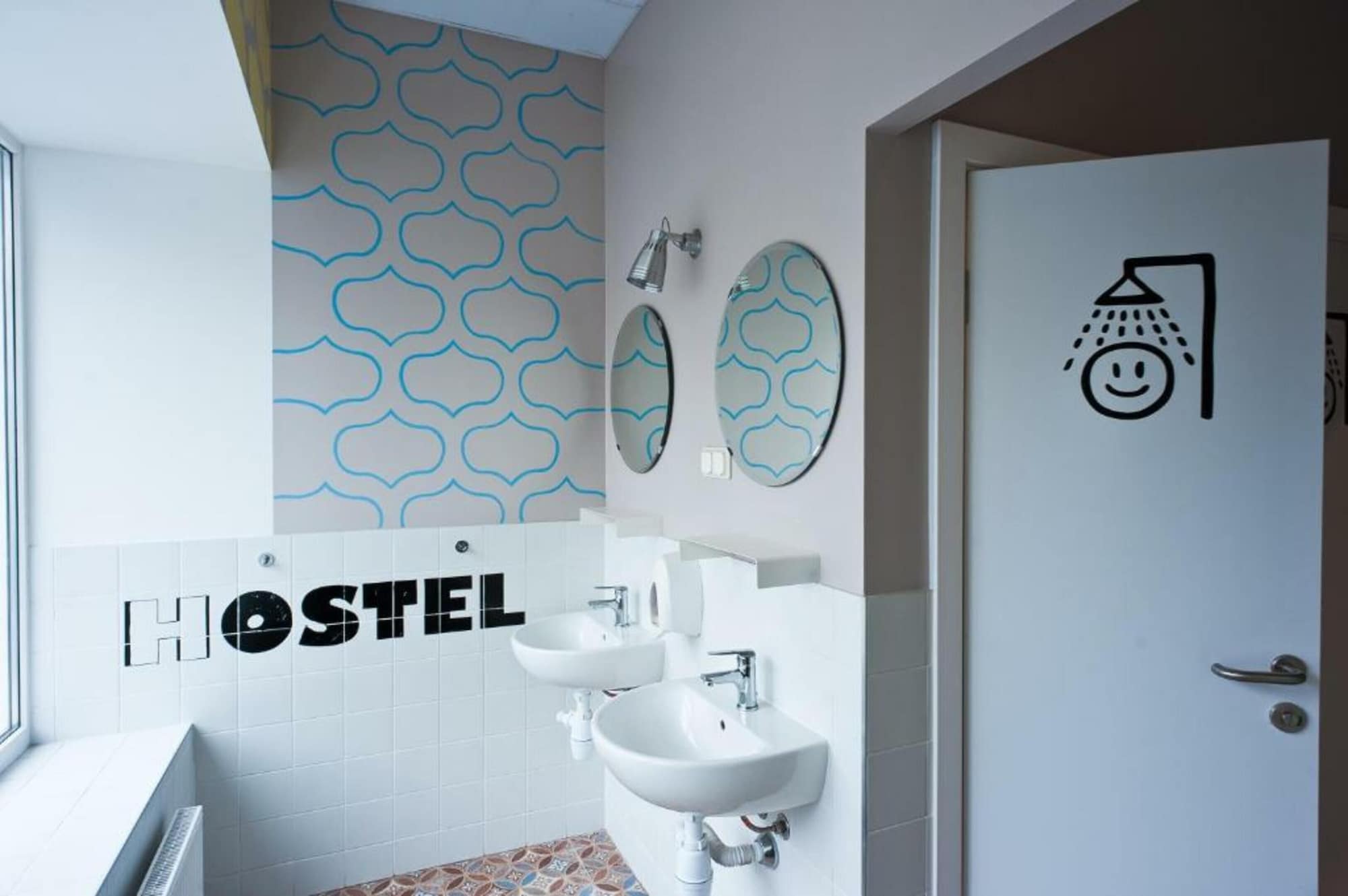 граффити питер хостел. друзья граффити лиговский просп. хостел граффити лиговский. , 33-35, санкт-петербург. лиговский проспект 33-35 хостел.