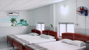 Minibar, desk, free WiFi