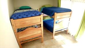 Iron/ironing board, bed sheets