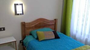 Iron/ironing board, bed sheets