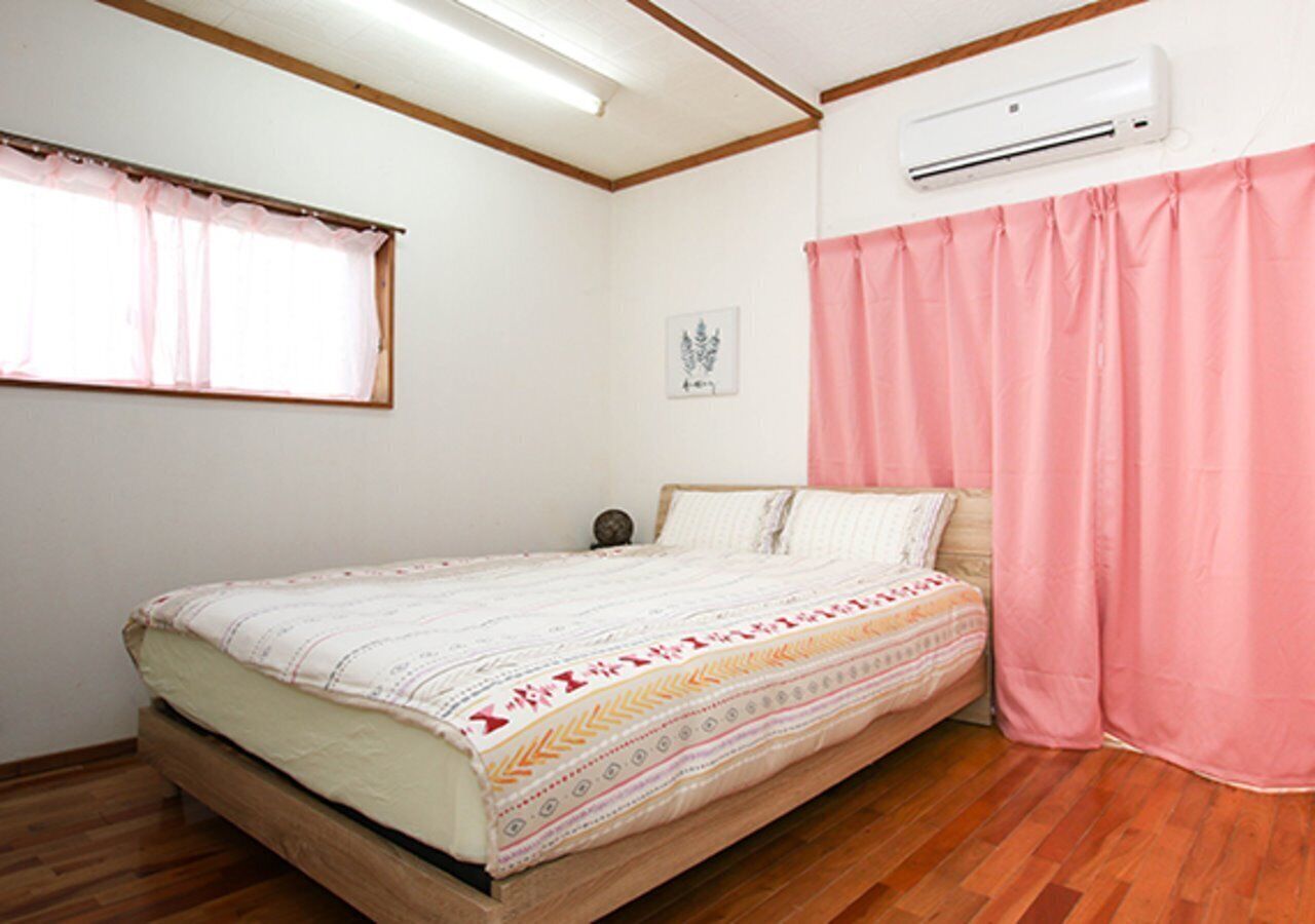 広い間取りで庭付きbbq可能 子連れの方歓迎 国道も徒歩圏内の為北部観光にも便利 中頭郡 沖縄県 口コミ 部屋写真 料金 お得情報 エクスペディア