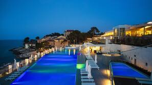 Indoor pool, seasonal outdoor pool