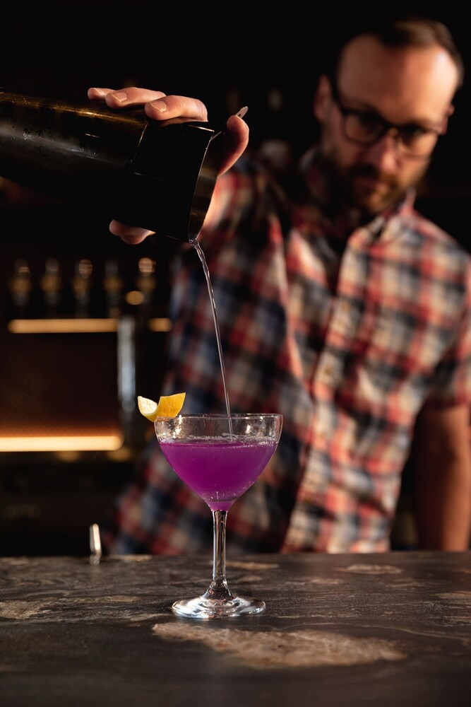 the industrialist hotel pittsburgh bar