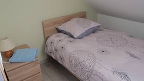2 chambres, fer et planche à repasser, draps fournis