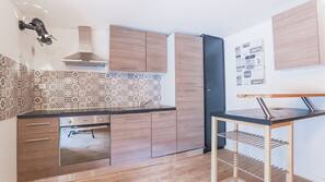 Réfrigérateur, micro-ondes, four, fourneau de cuisine