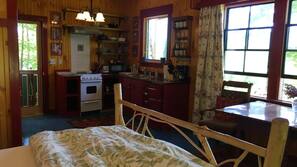 1 bedroom, WiFi, linens