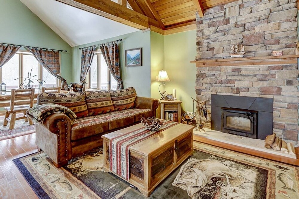 🌲 Our Cabin Is Ready When You’re Ready🌲 Delavan Lake Vrbo